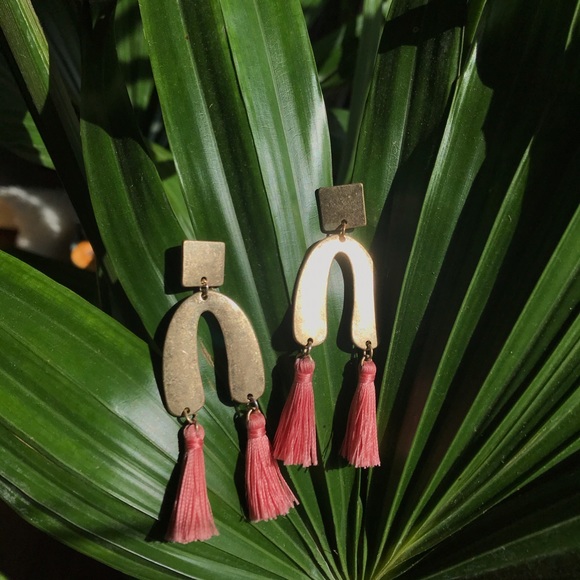 Tassel Gold Abstract Dangle Earring - Picture 1 of 4